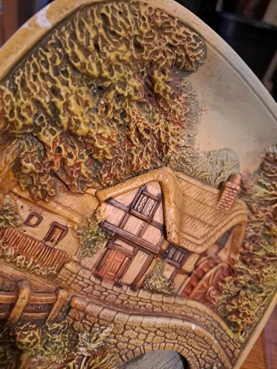 Vintage 3D wall plate Cottage by the River - Image 2