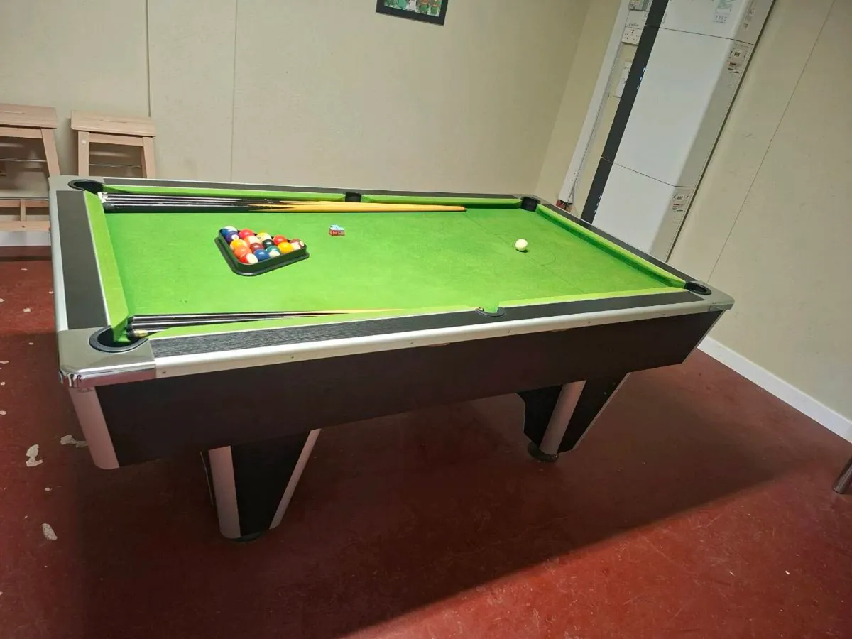 Pool table - Image 2