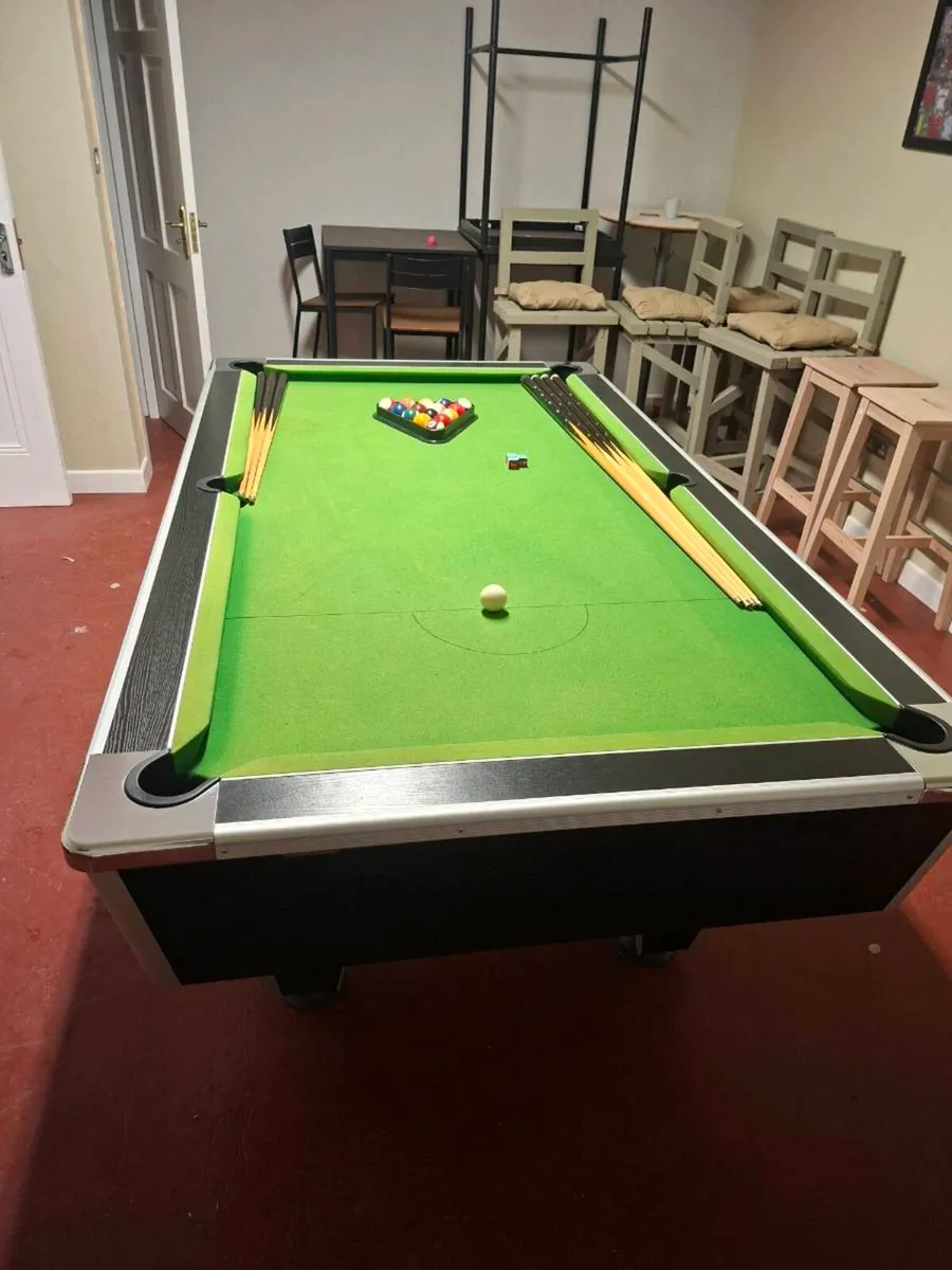 Pool table - Image 4