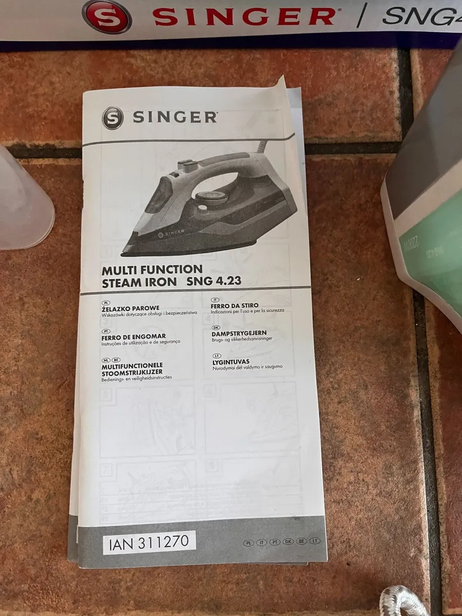 Singer steam iron - Image 2