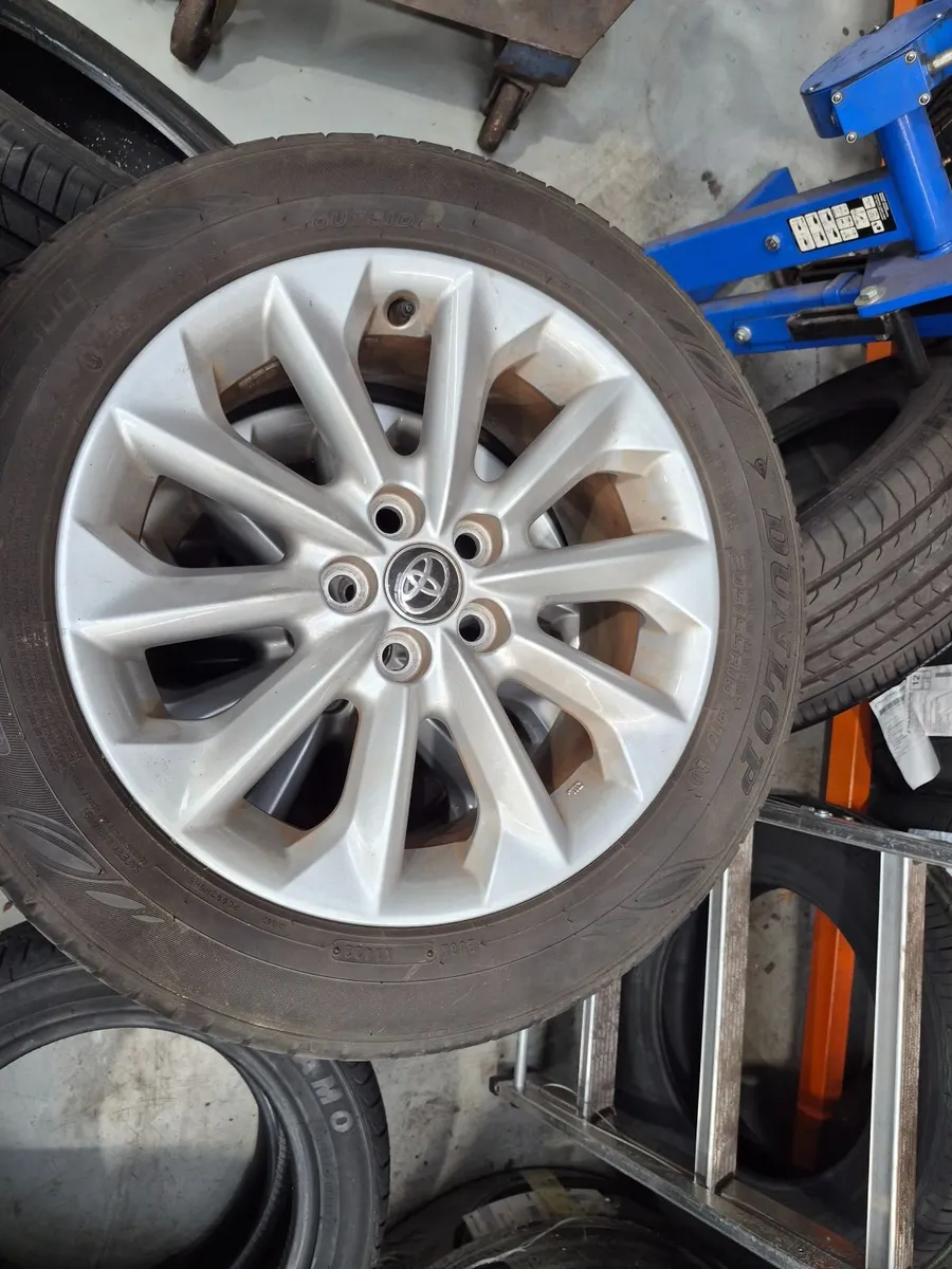 Toyota Alloys 16" with good tyres 5 stud set of 4
