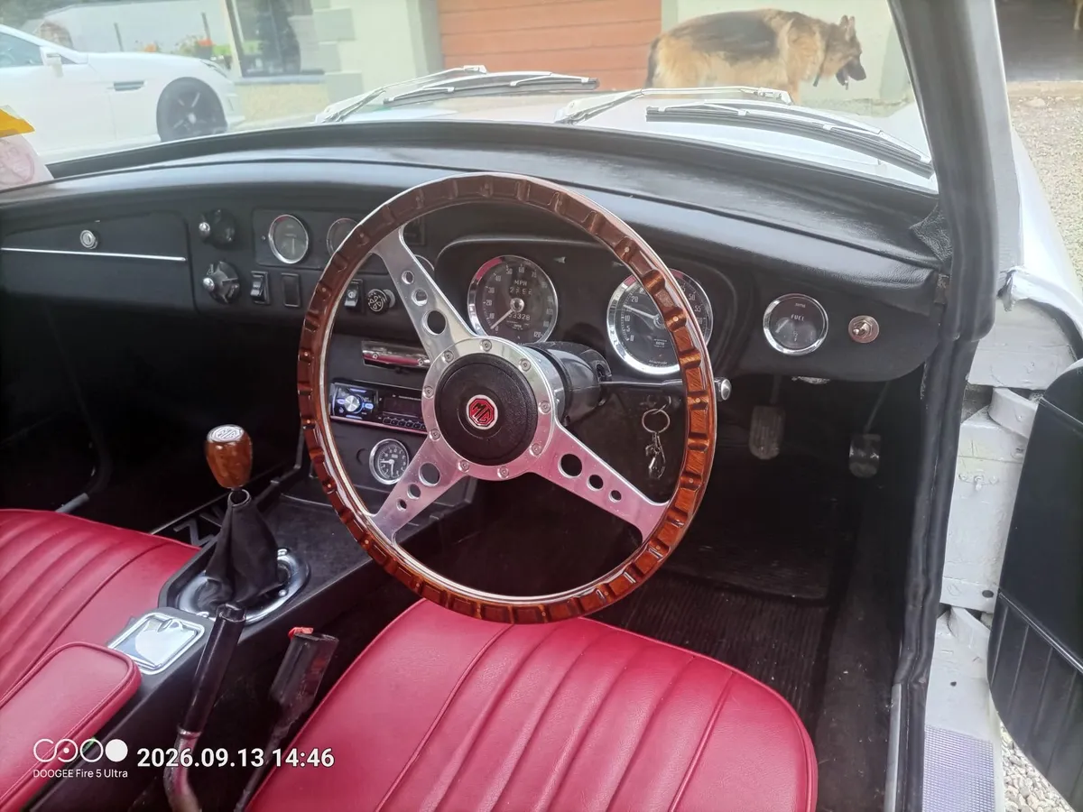 MG MGB 1972 - Image 3