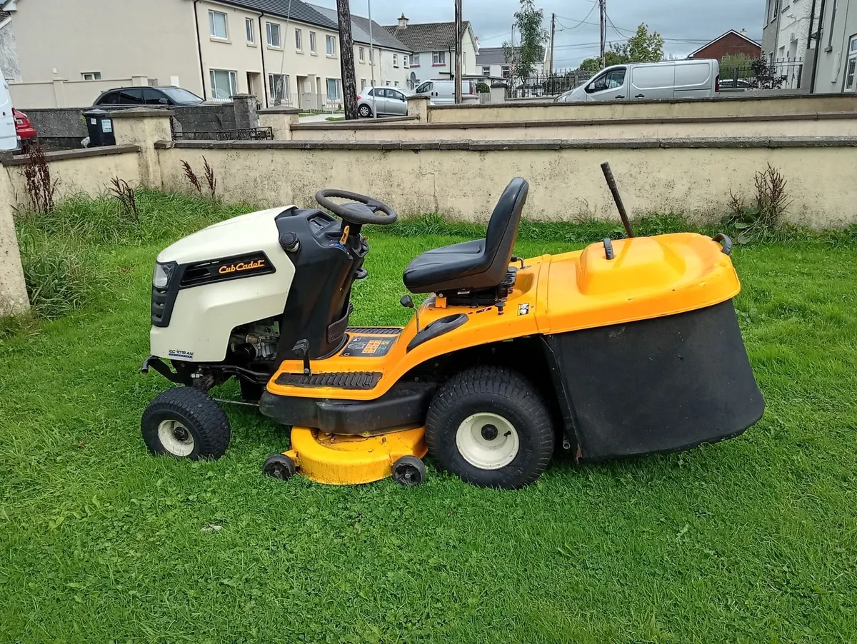 Ride on lawnmower - Image 3