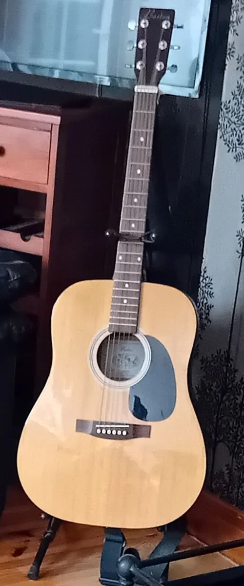 Guitar - Image 2
