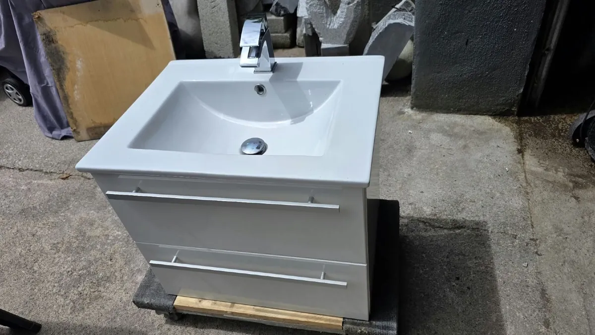 Wall Sink unit - Image 1