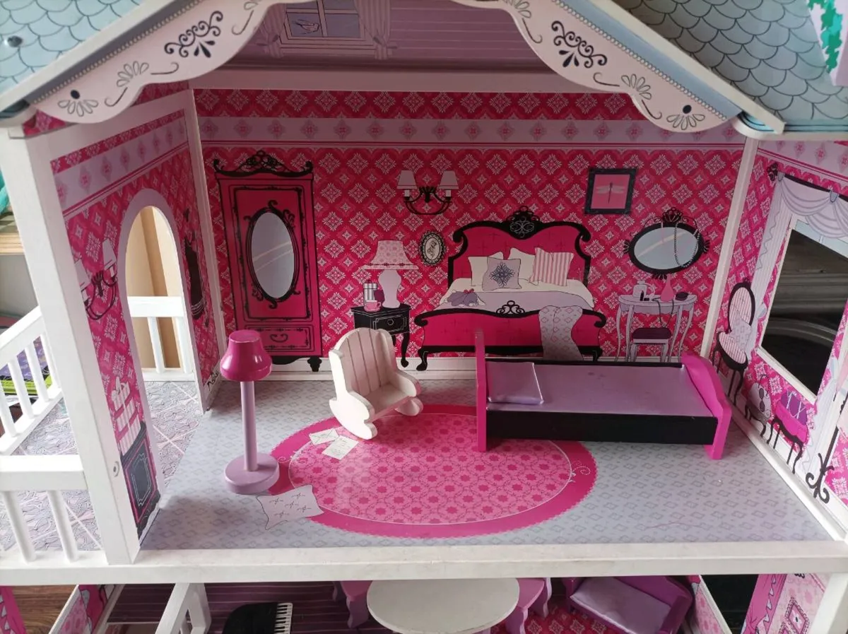 Dolls house - Image 2