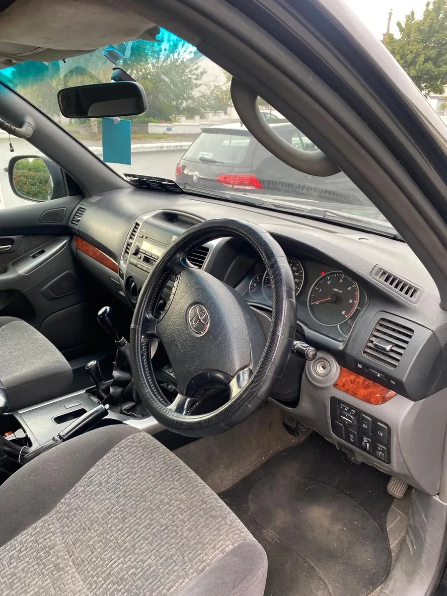 Toyota Land Cruiser - Image 4