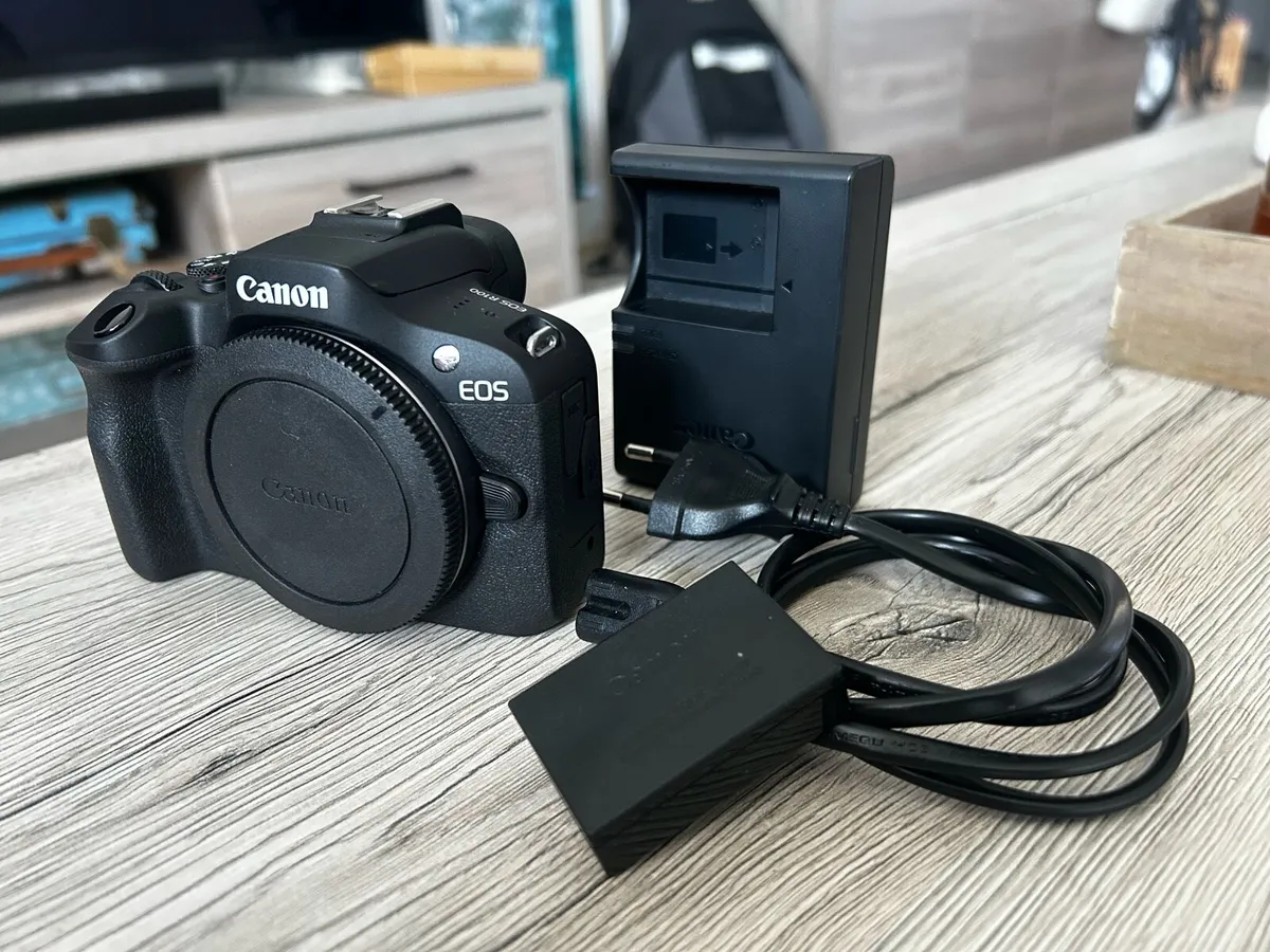 Canon EOS R100 - Image 2