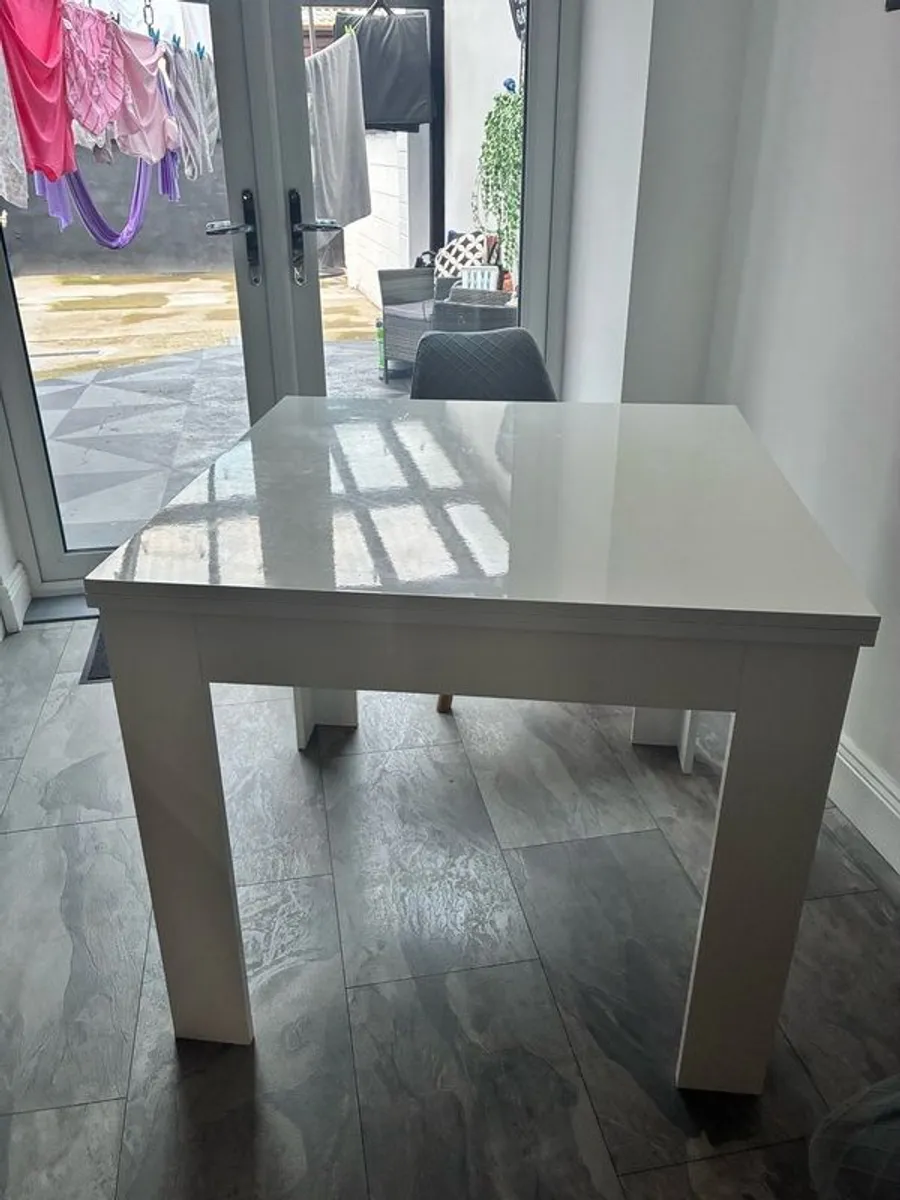 extended table and chairs - Image 2