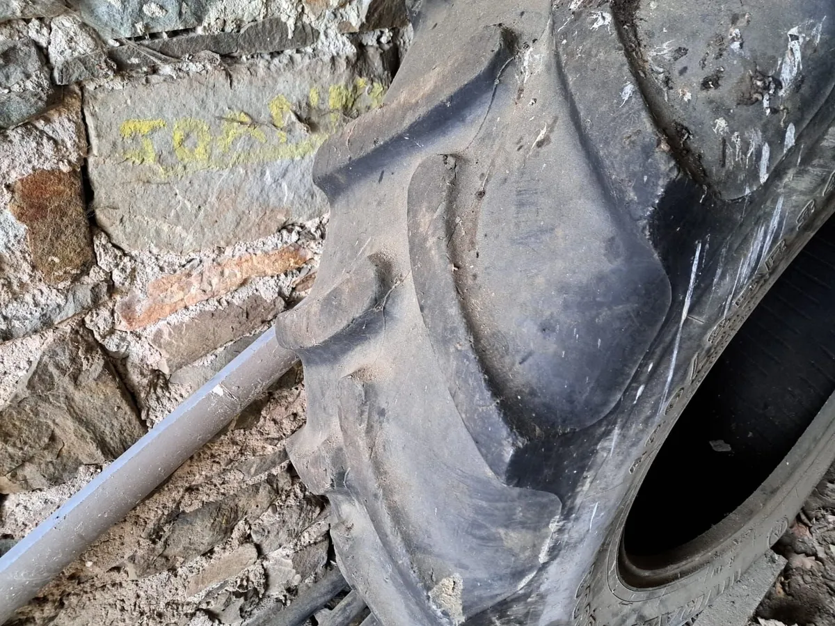 16.9 R34 Firestone Tyre - Image 1