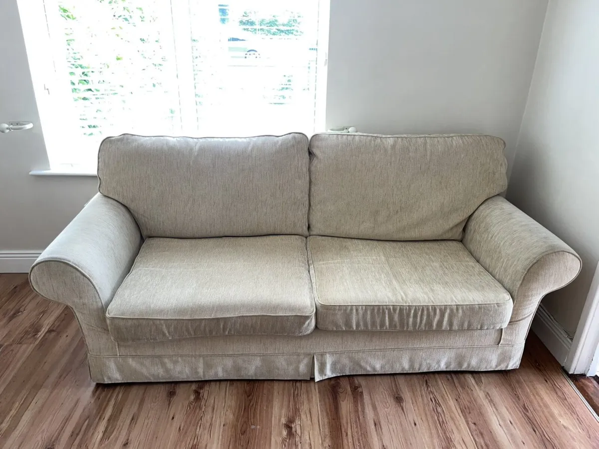 3 and 2 settee - Image 2