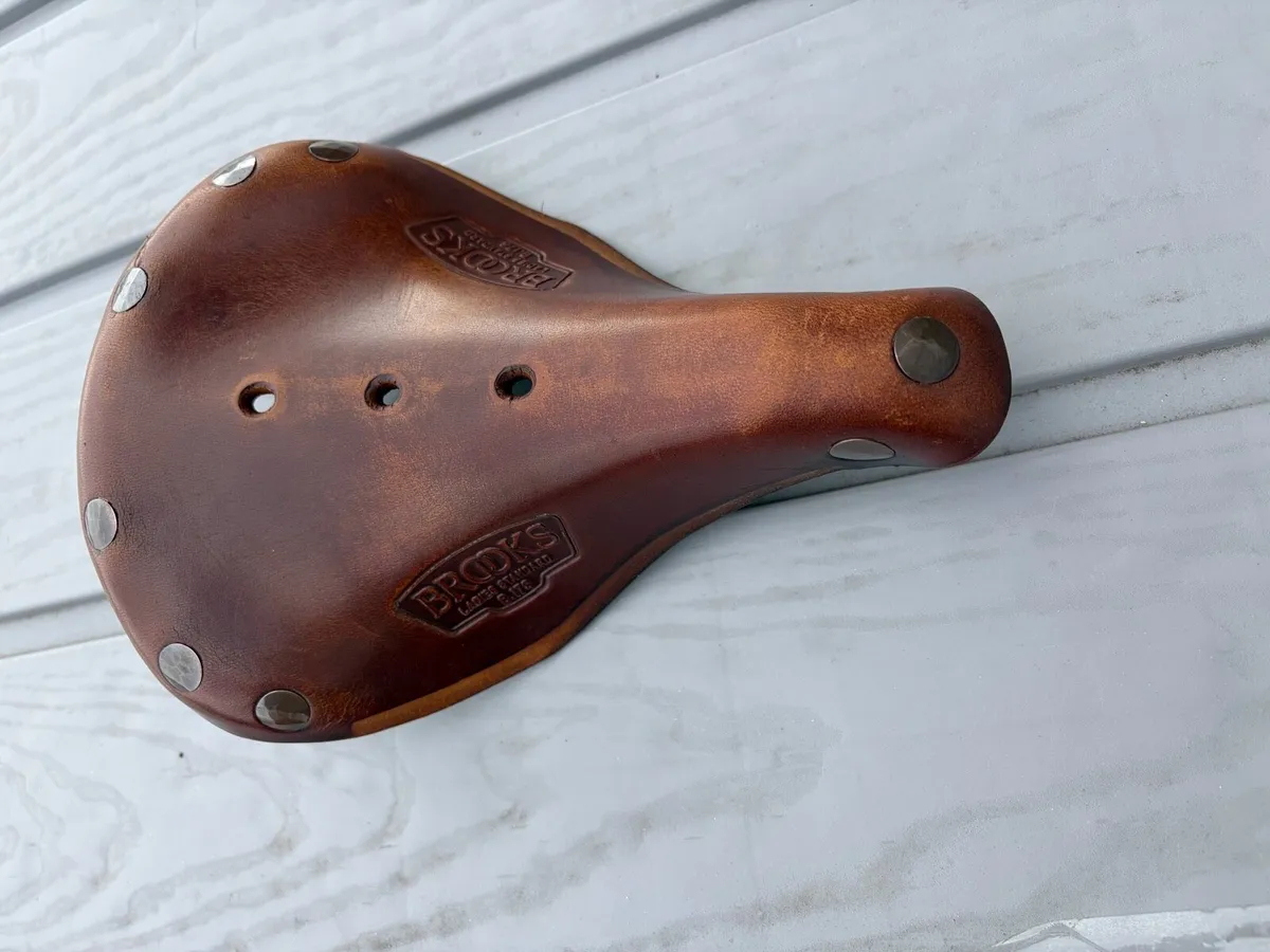 Brooks B17s Women’s Leather Saddle Brown - Image 3