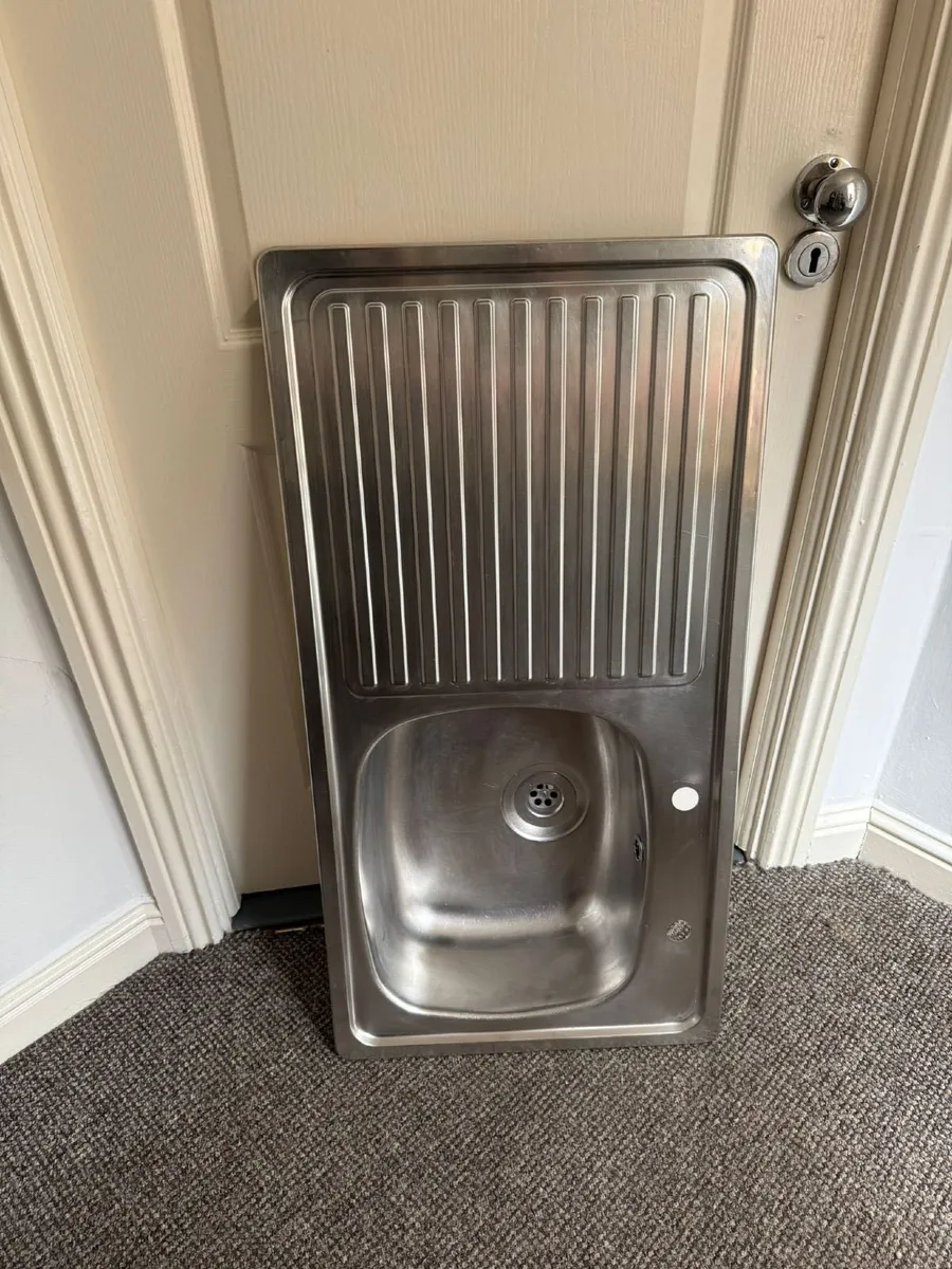 Kitchen sink - Image 1