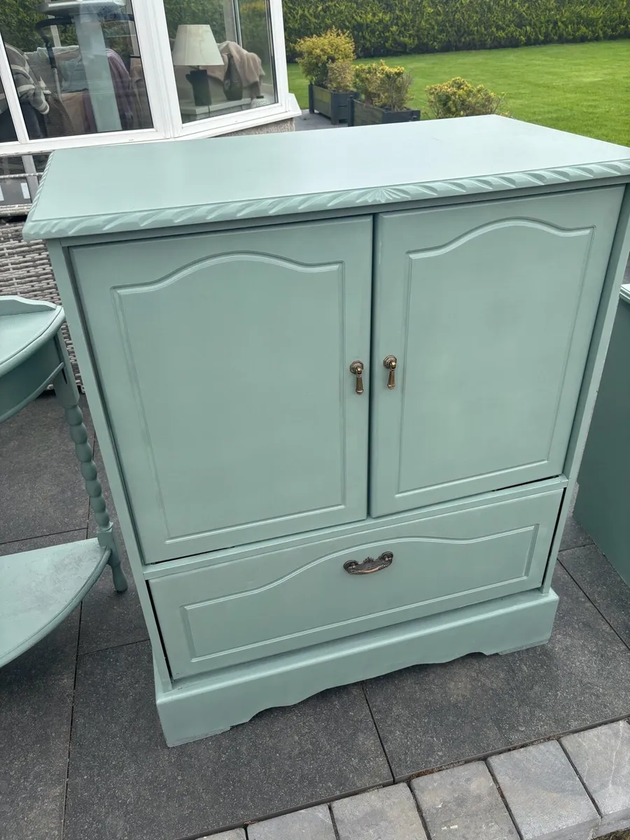 Drinks cabinet - Image 1