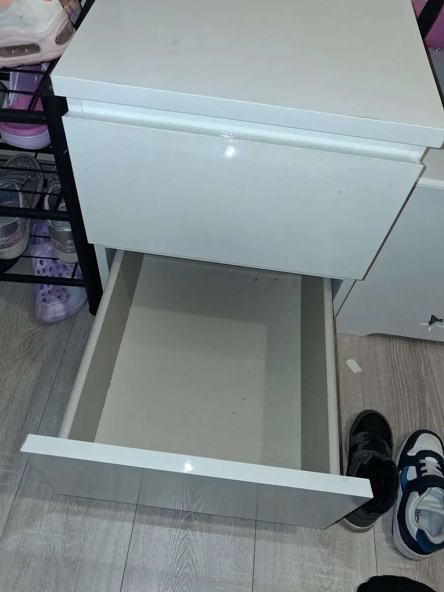 Locker - Image 2
