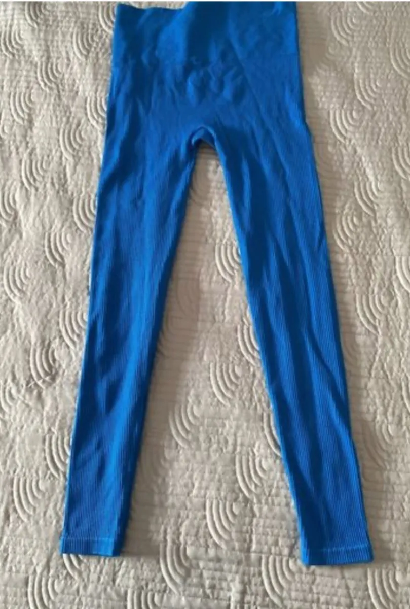 Stradivarius Leggings Size M - Image 1
