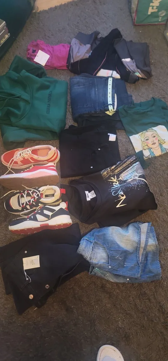 Clothes ( some brand new ) & shoes (Eu size 39).