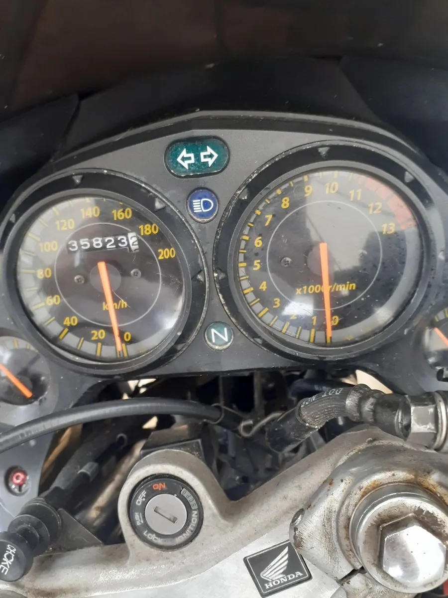 Honda 2006 cbr r 125cc - Image 4