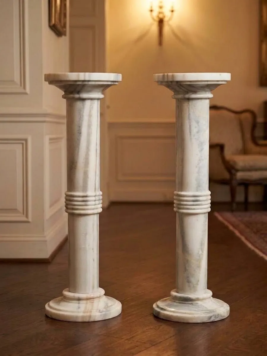 A pair of marble pedestals - Image 3