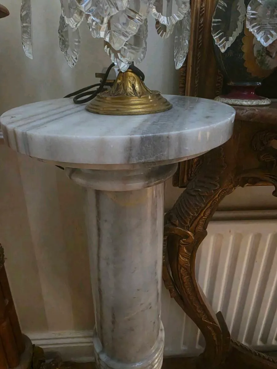 A pair of marble pedestals - Image 4