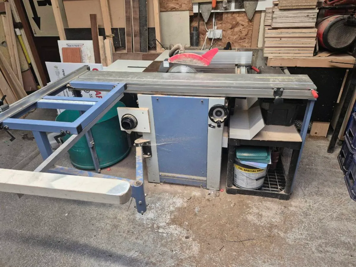 Sliding table saw. - Image 2