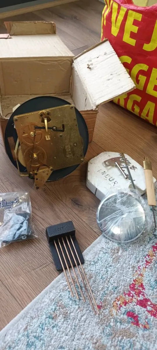 Clock movements - Image 3