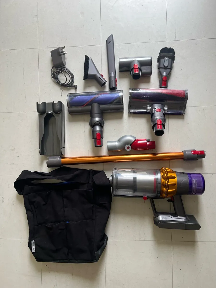 Dyson V15 - Image 1