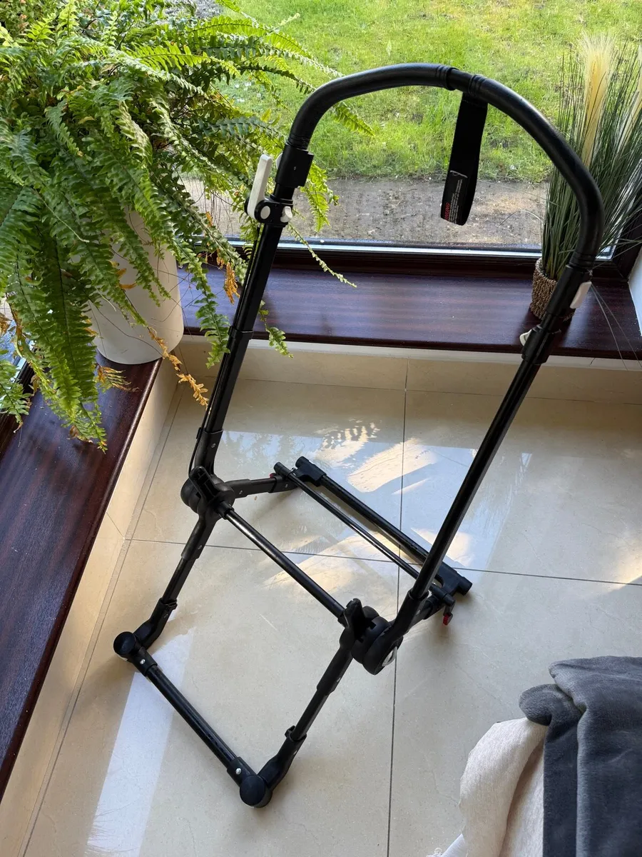 Bugaboo cameleon 3 chassis in swords - Image 1