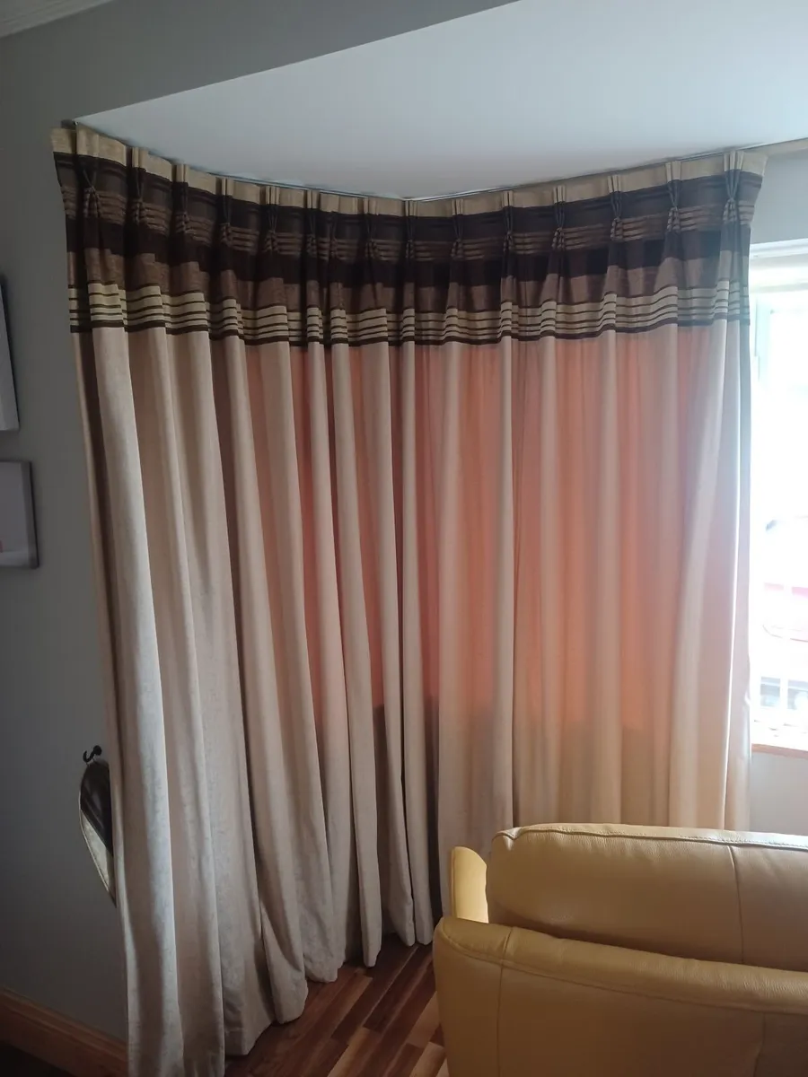 Bay window pleat curtains - Image 3