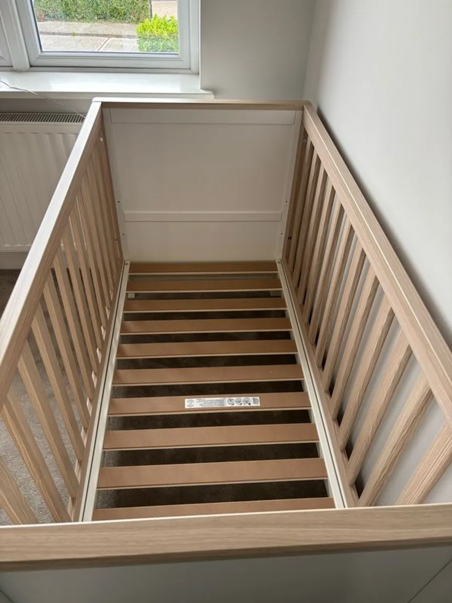 Mamas and Papas Harwell Cot Bed - Image 2