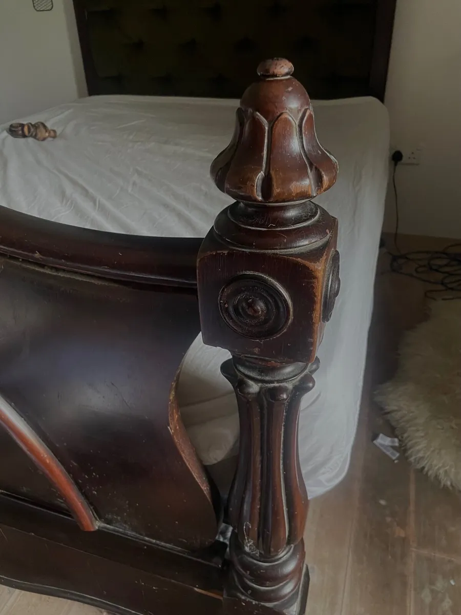 Antique wooden half-tester bed - Image 2