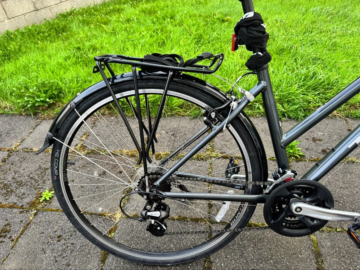 Trek FX1 Hybrid Bike – Size M – Like New – €600 - Image 4
