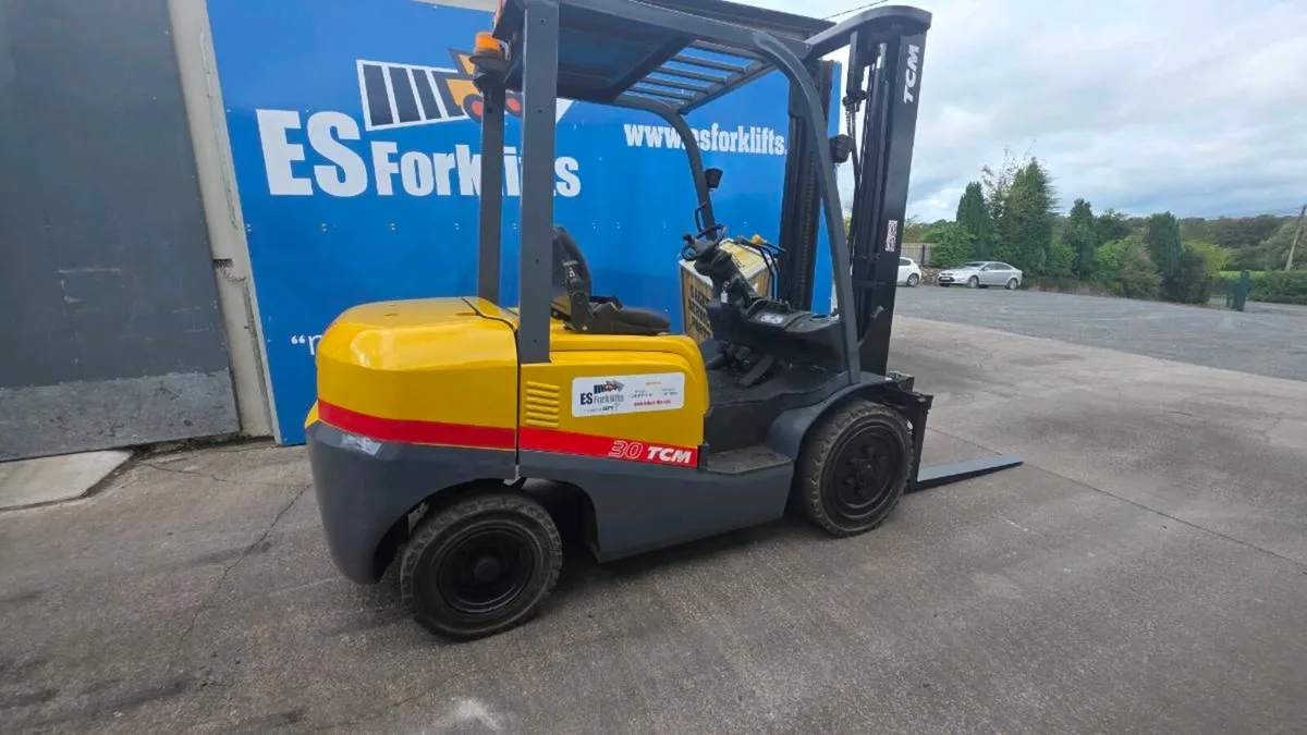 TCM diesel forklift - Image 1