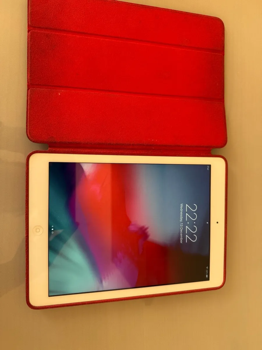 Apple Air iPad and case - Image 1