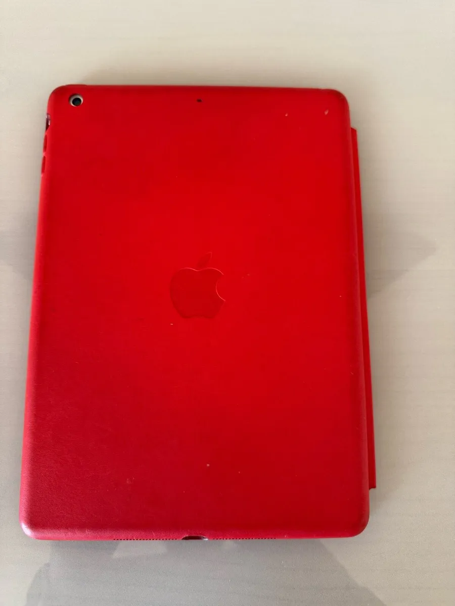Apple Air iPad and case - Image 2