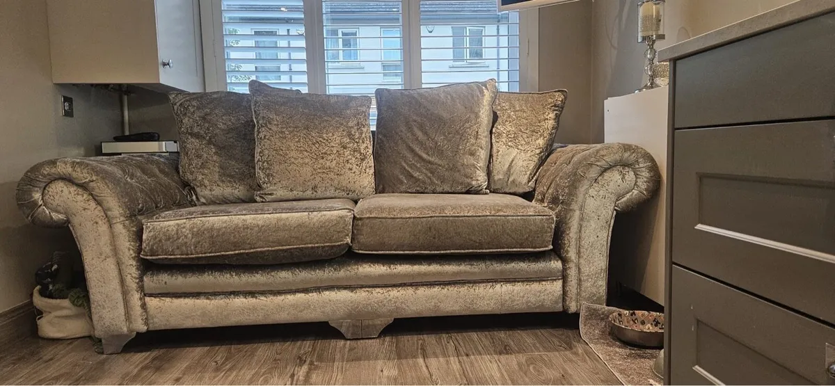 3 seater couch - Image 2