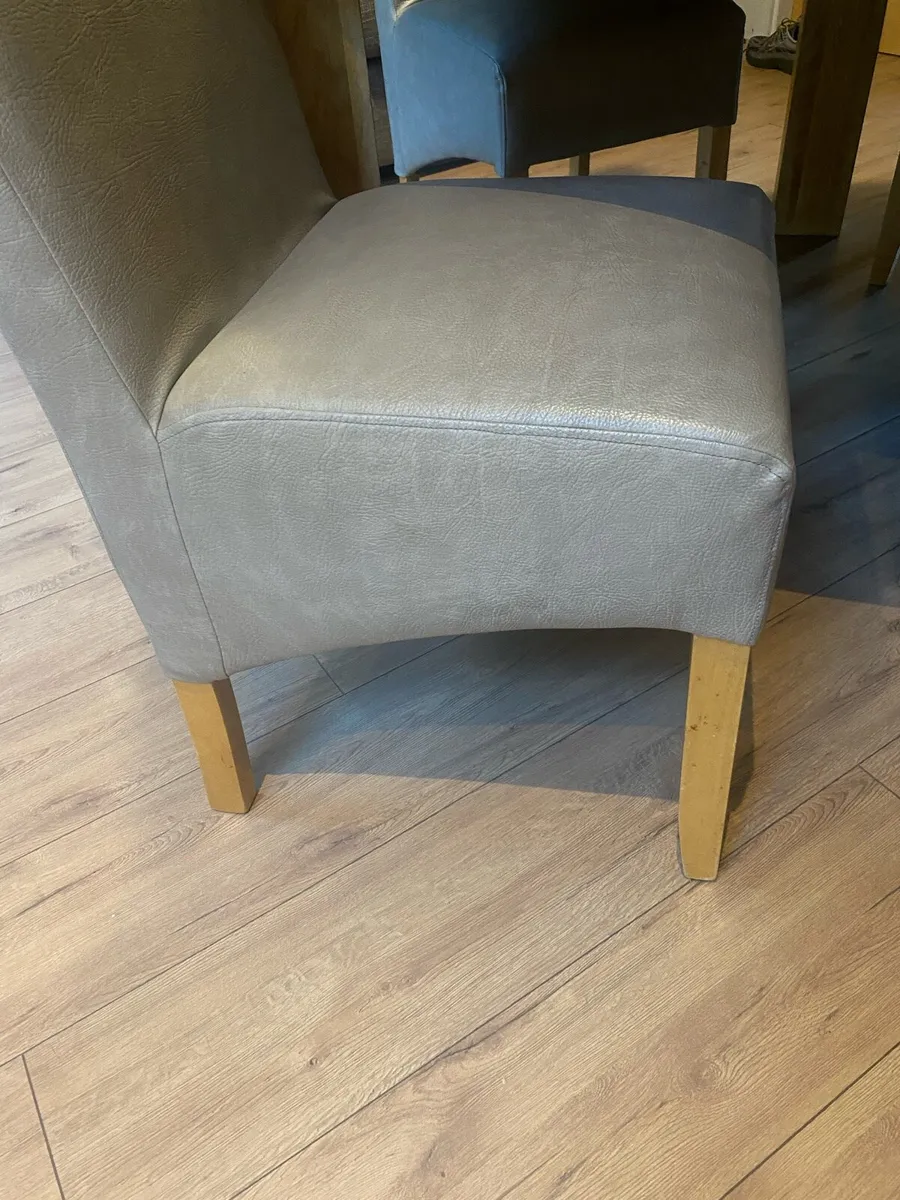 Dining table - Image 4