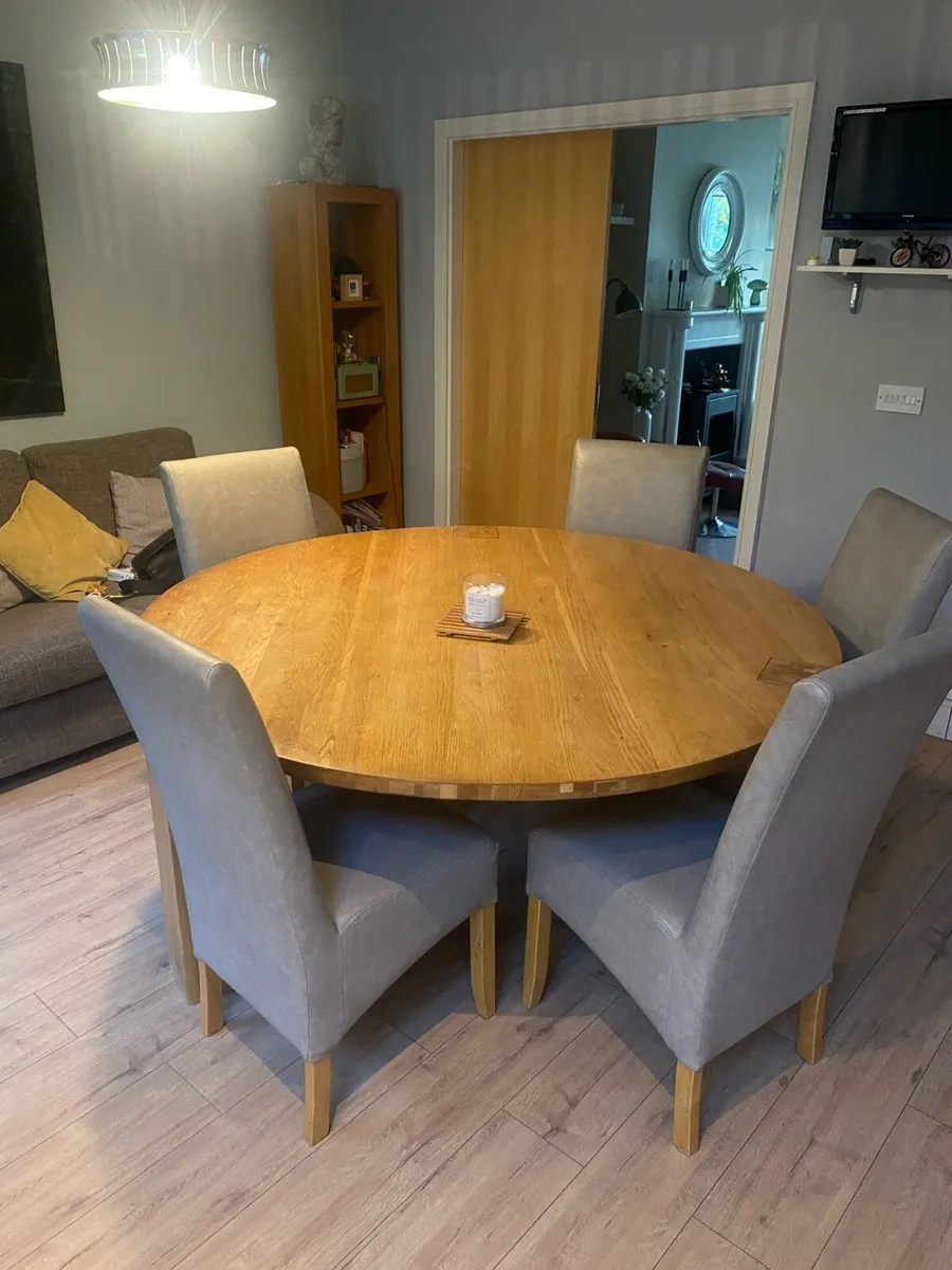 Dining table - Image 2