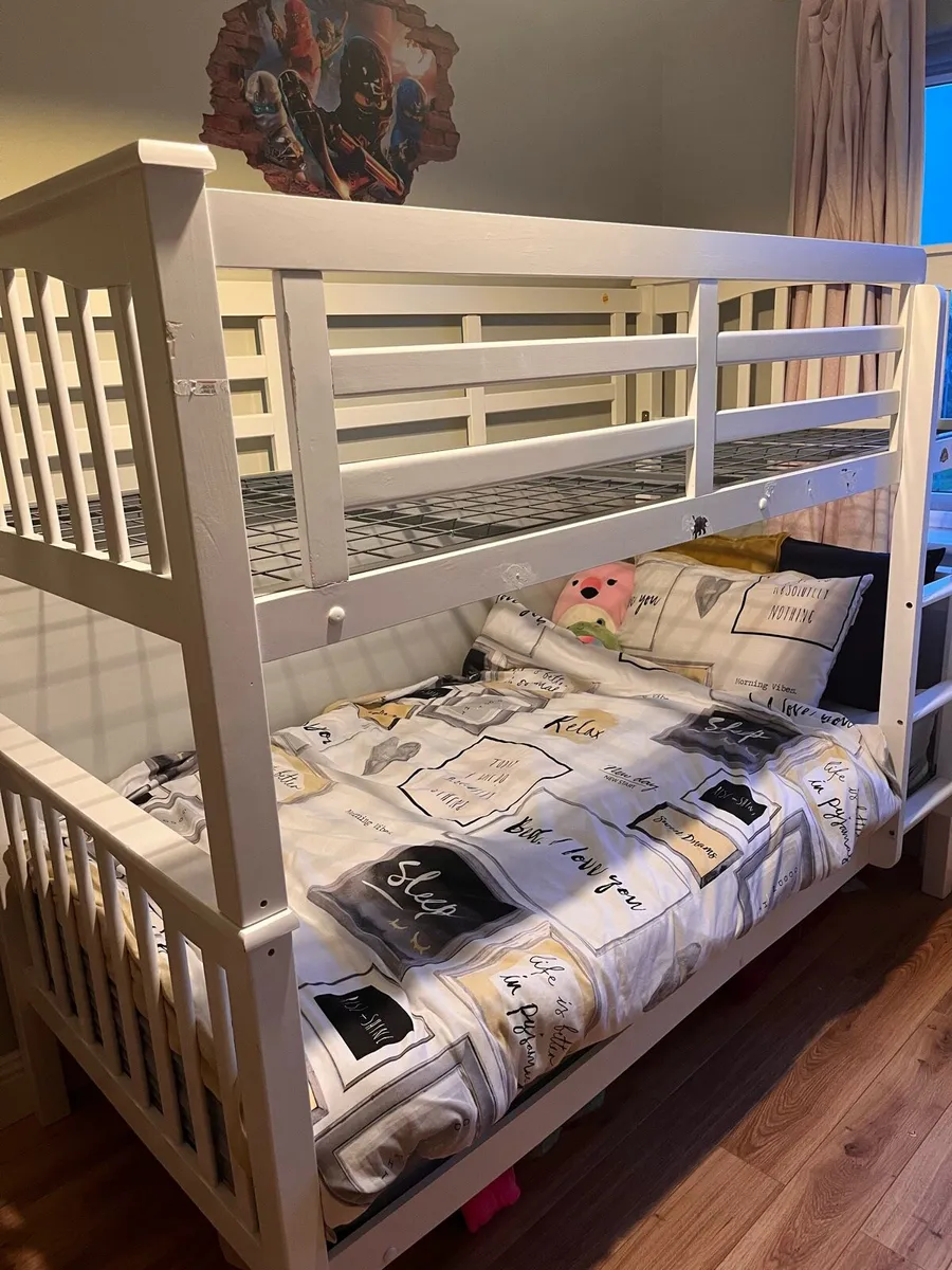 Toddler bed single size only - Image 1