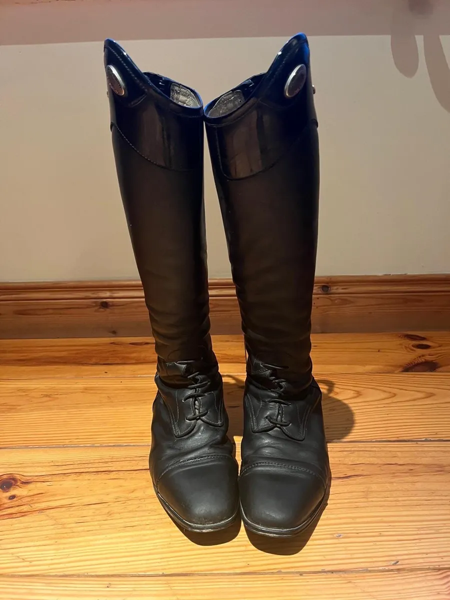 Parlanti passion boots and Wolsey  clippers - Image 1