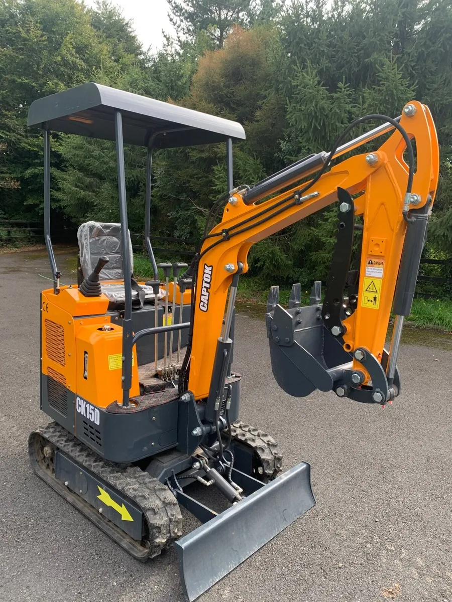 Mini digger - Image 1
