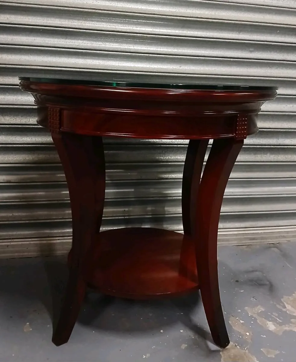 Round side table with glass top - Image 1