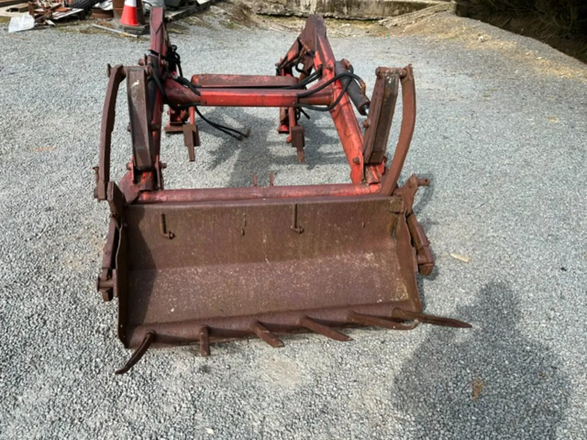 MF 80 Power Loader - Image 2