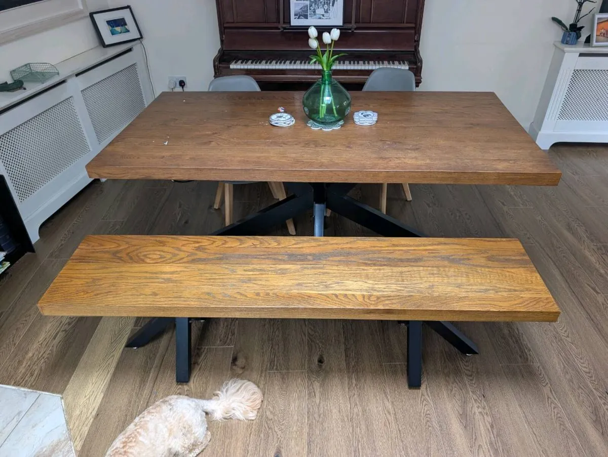 Kitchen table and chairs - Image 2