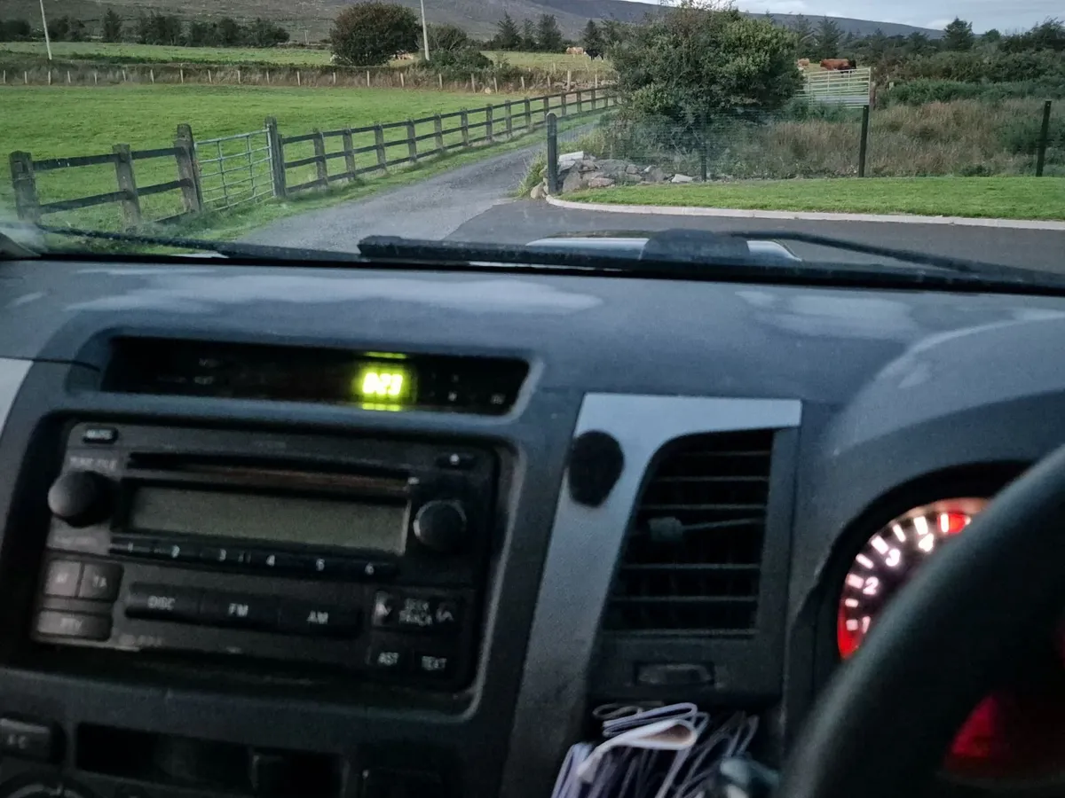 Toyota Hilux 2008 - Image 2