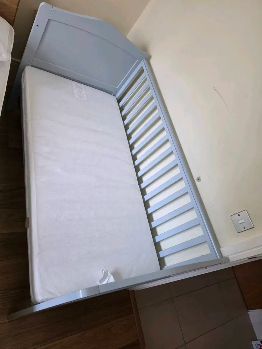 Baby Cot Bed + 140x70cm Mattress – Excellent Condi - Image 3