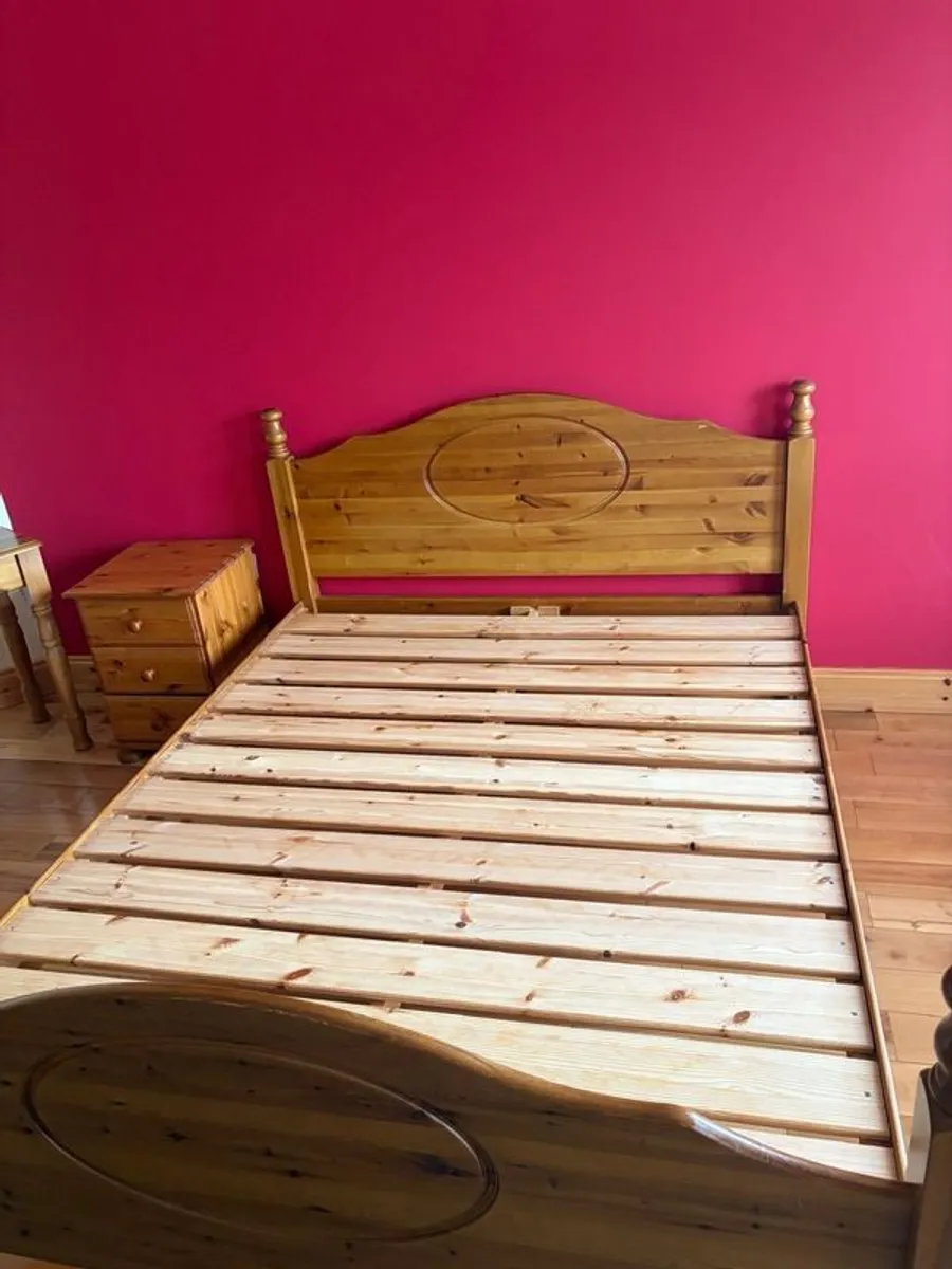 Bedroom furniture - Image 1