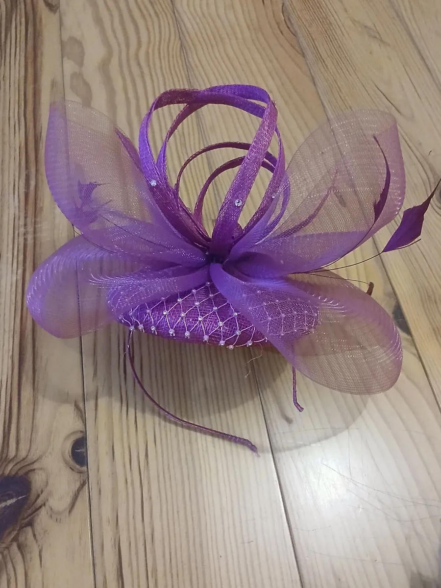 Venue wedding hats - Image 1