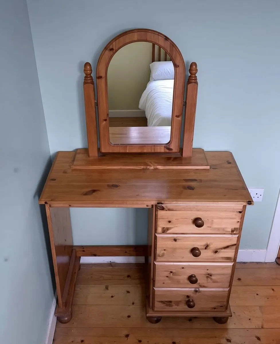 Solid Wood Dressing Table & Arched Mirror - Image 1