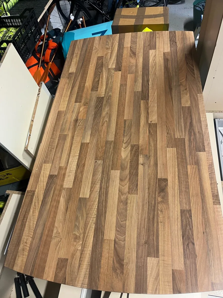 Laminate island worktop - Image 1